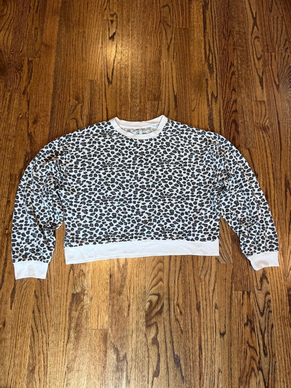 Z Supply Leopard Print Cropped Pullover Sweater Size M - Picture 3 of 9